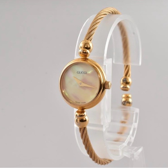 Gucci Women's Gold Watch with Mother of Pearl Dial - Picture 4 of 8